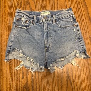 Abercrombie & Fitch The Mom Short High Rise